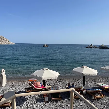 Mediterranean Retreat ハラキ